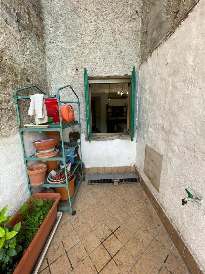 Casa Vacanza Pegrini Nel Centro Storico Di Gavi Exteriör bild