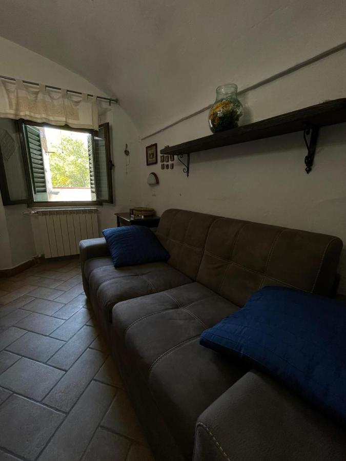 Casa Vacanza Pegrini Nel Centro Storico Di Gavi Exteriör bild